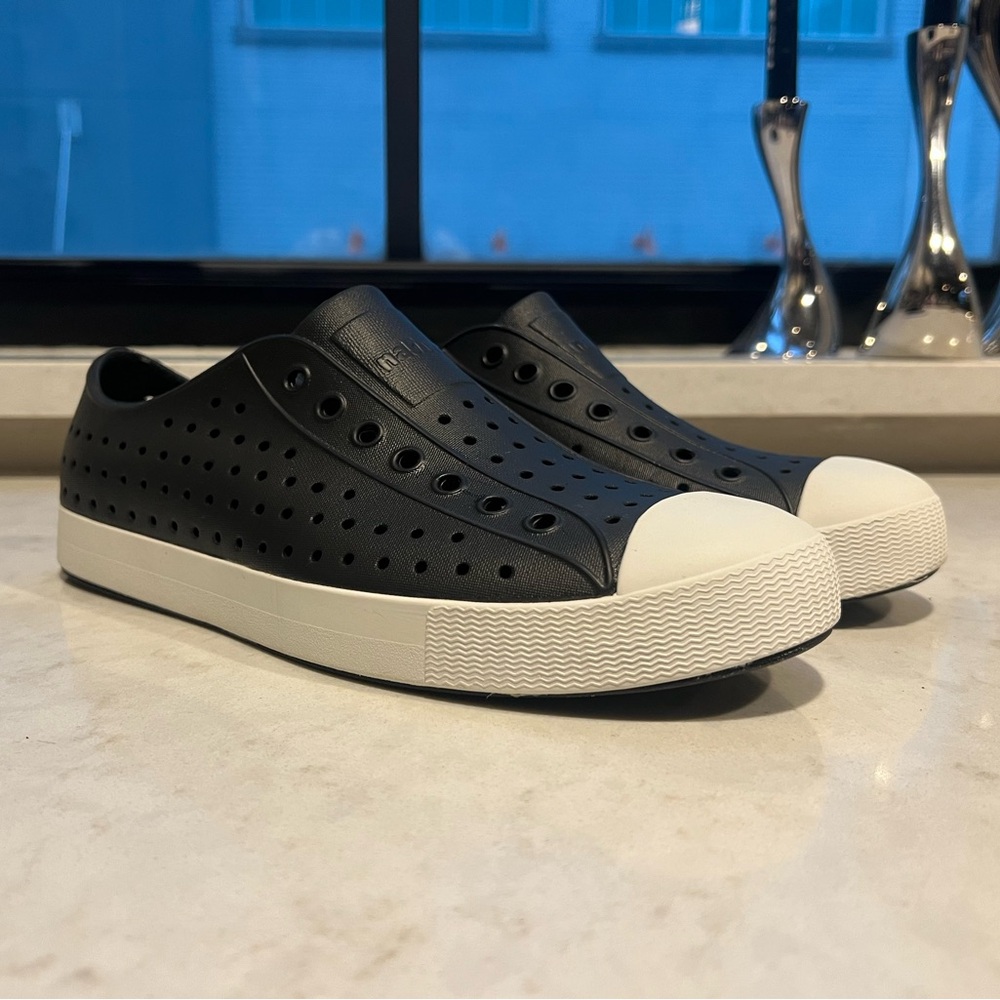 Native Jefferson Shoes 9M/11W